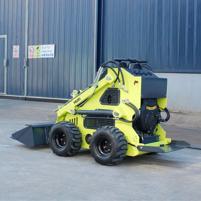 Stratton Engine Powered Mini Skid Steer for High Load Moment Earth-moving Operations